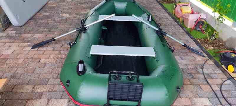 Barca verde da 1/6 persone con fondo Air Deck